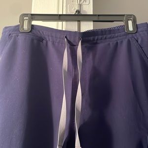 Figs cargo straight leg Size M